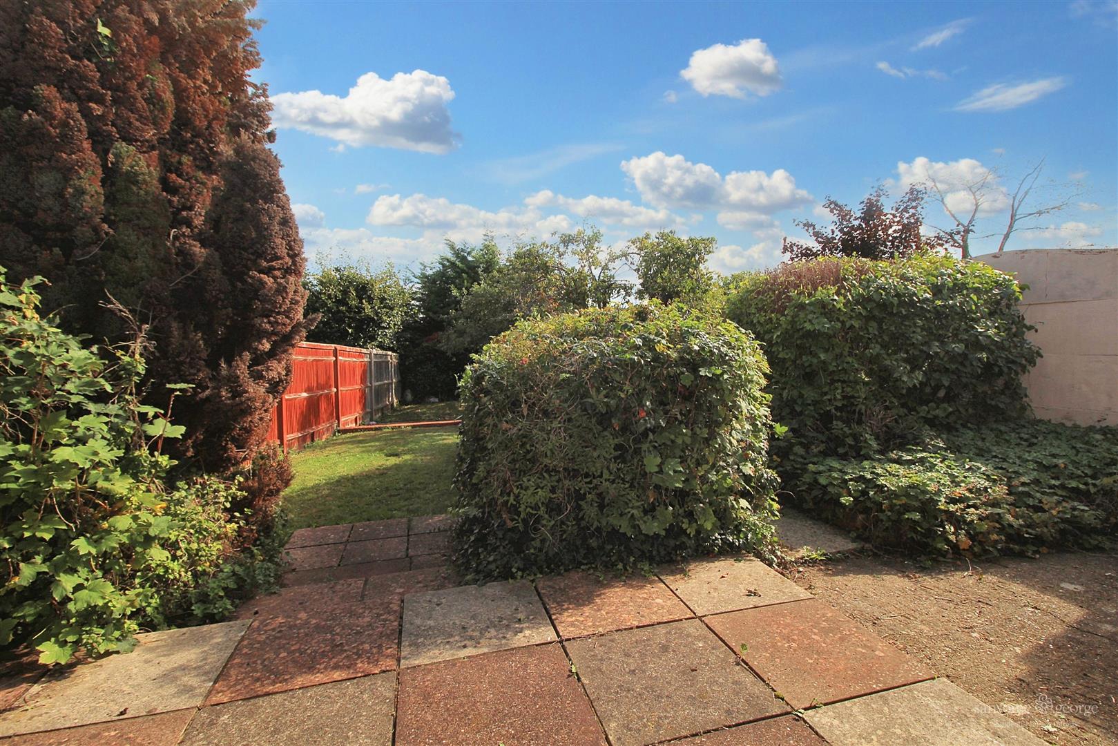 Links Drive, Tilehurst, Reading